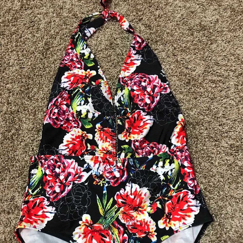 New backless one price swim suit